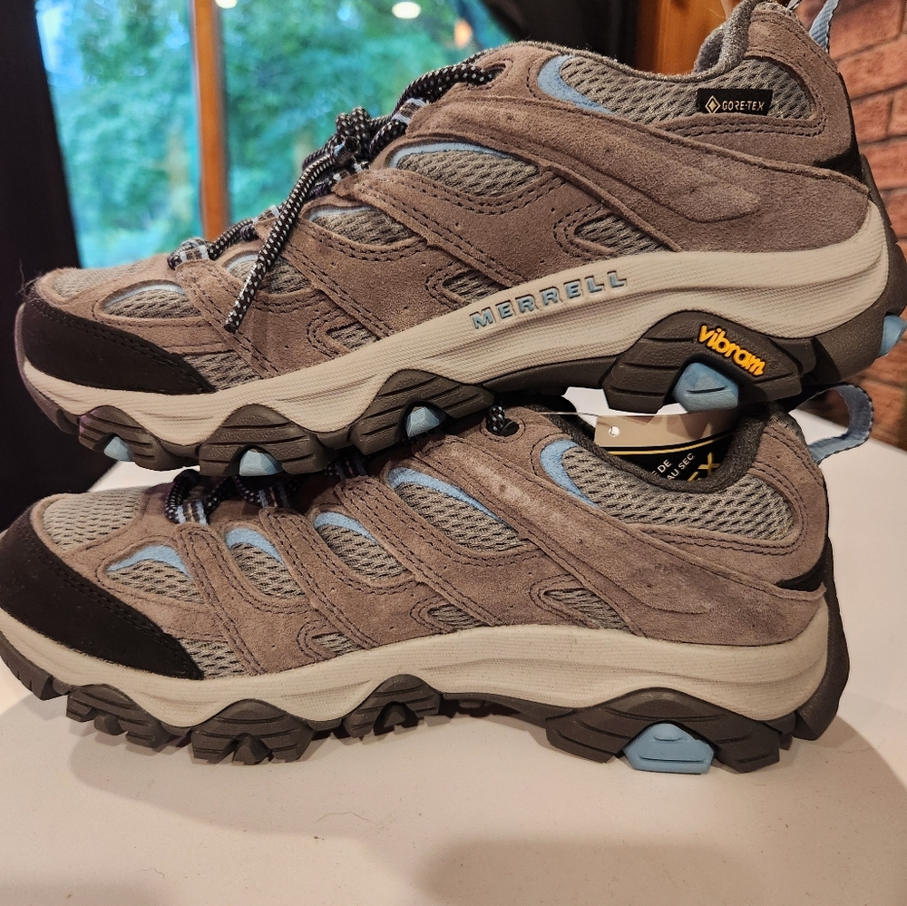 New- Merrell Women's Gray and Blue Athletic Shoes